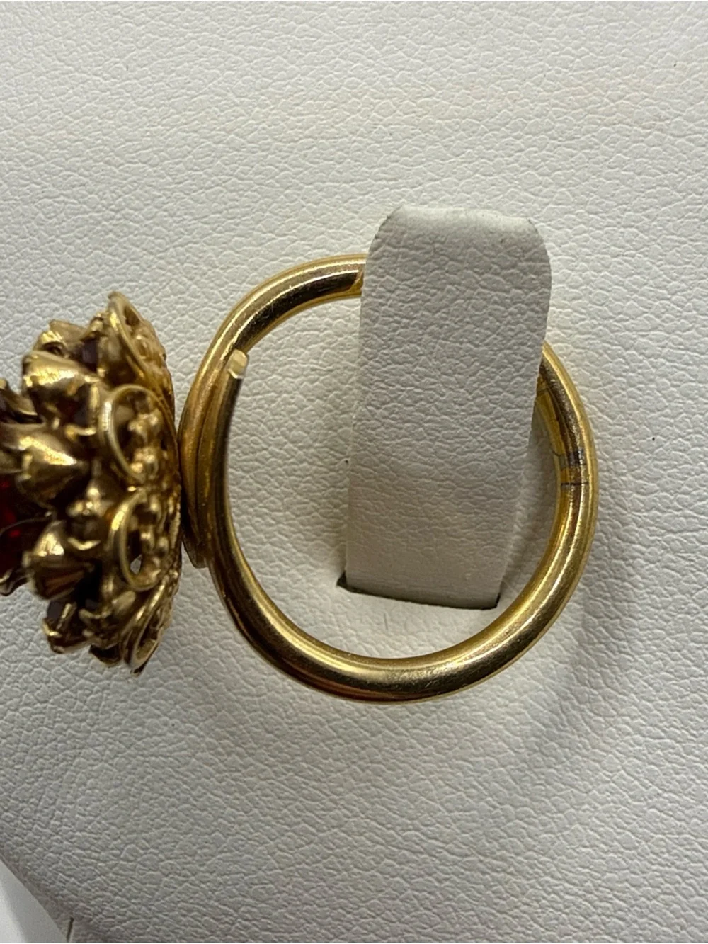 VTG Sarah Coventry Gold-Tone Red Rhinestone Floral Cocktail Ring Size 6